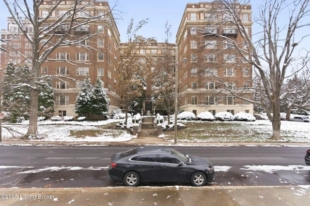 1412 Willow Ave Apt 63, Louisville