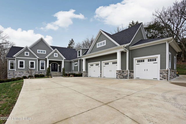 2405 Croake Station Rd, Springfield