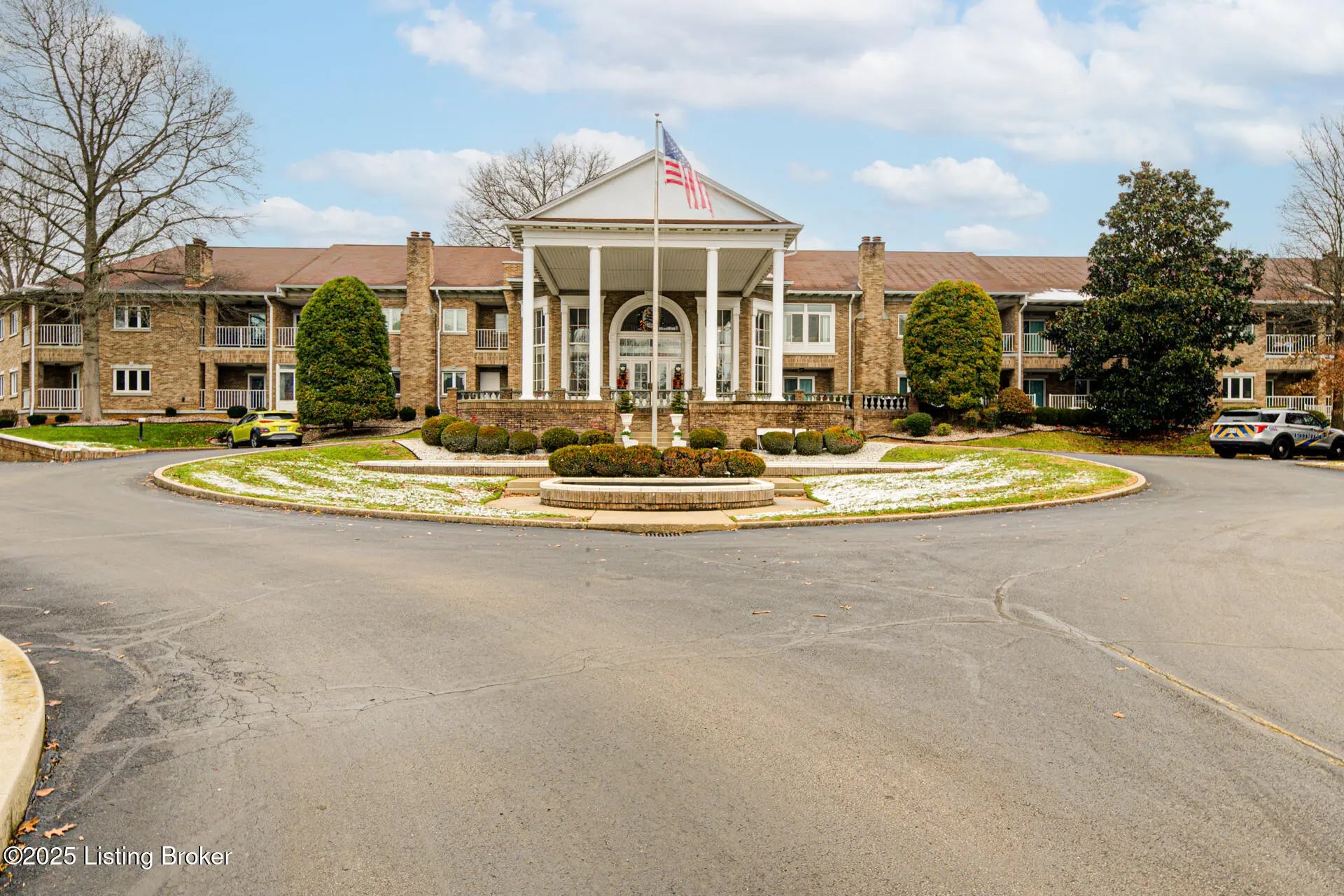 Photo of Listing #1705342