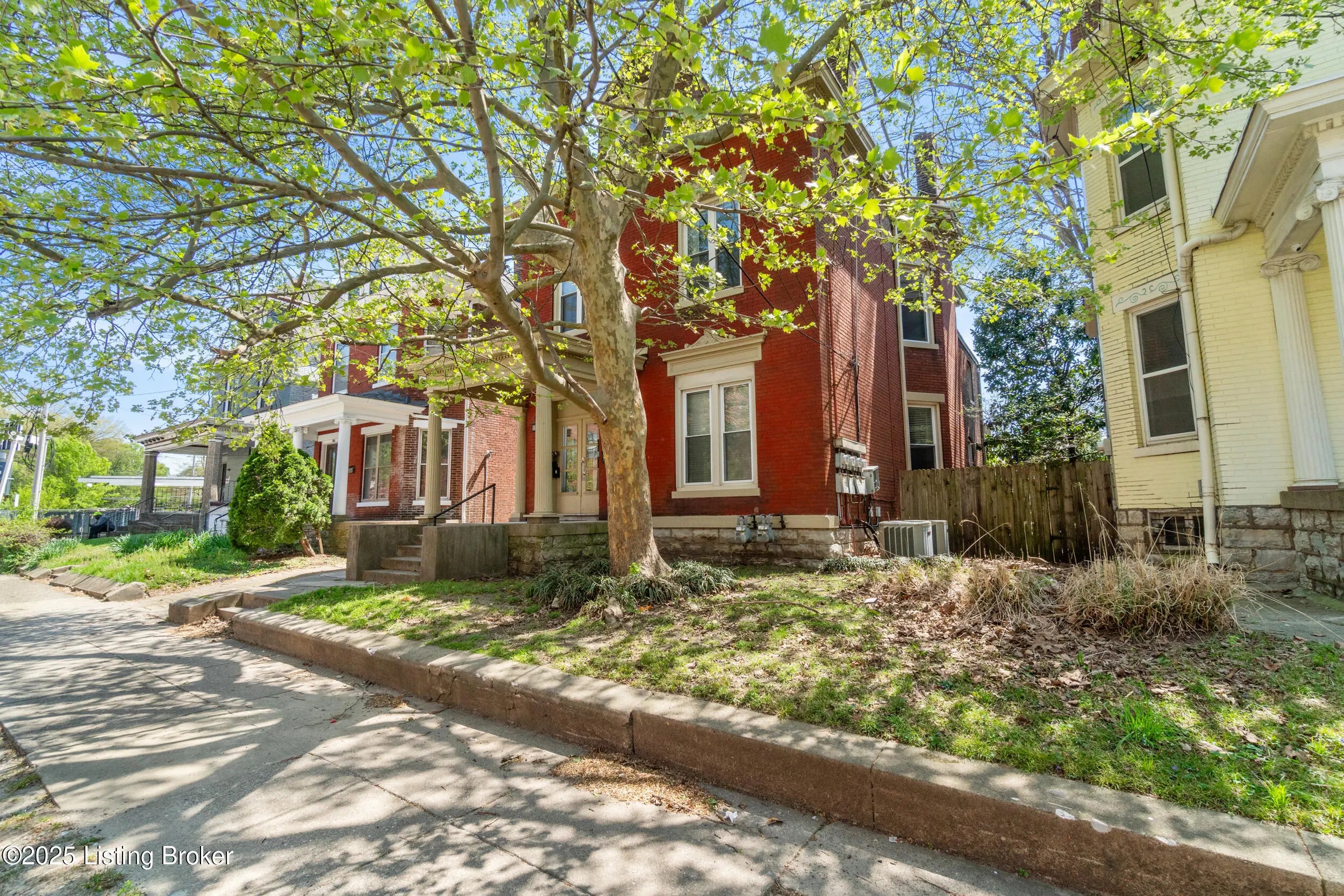 Photo of Listing #1705339