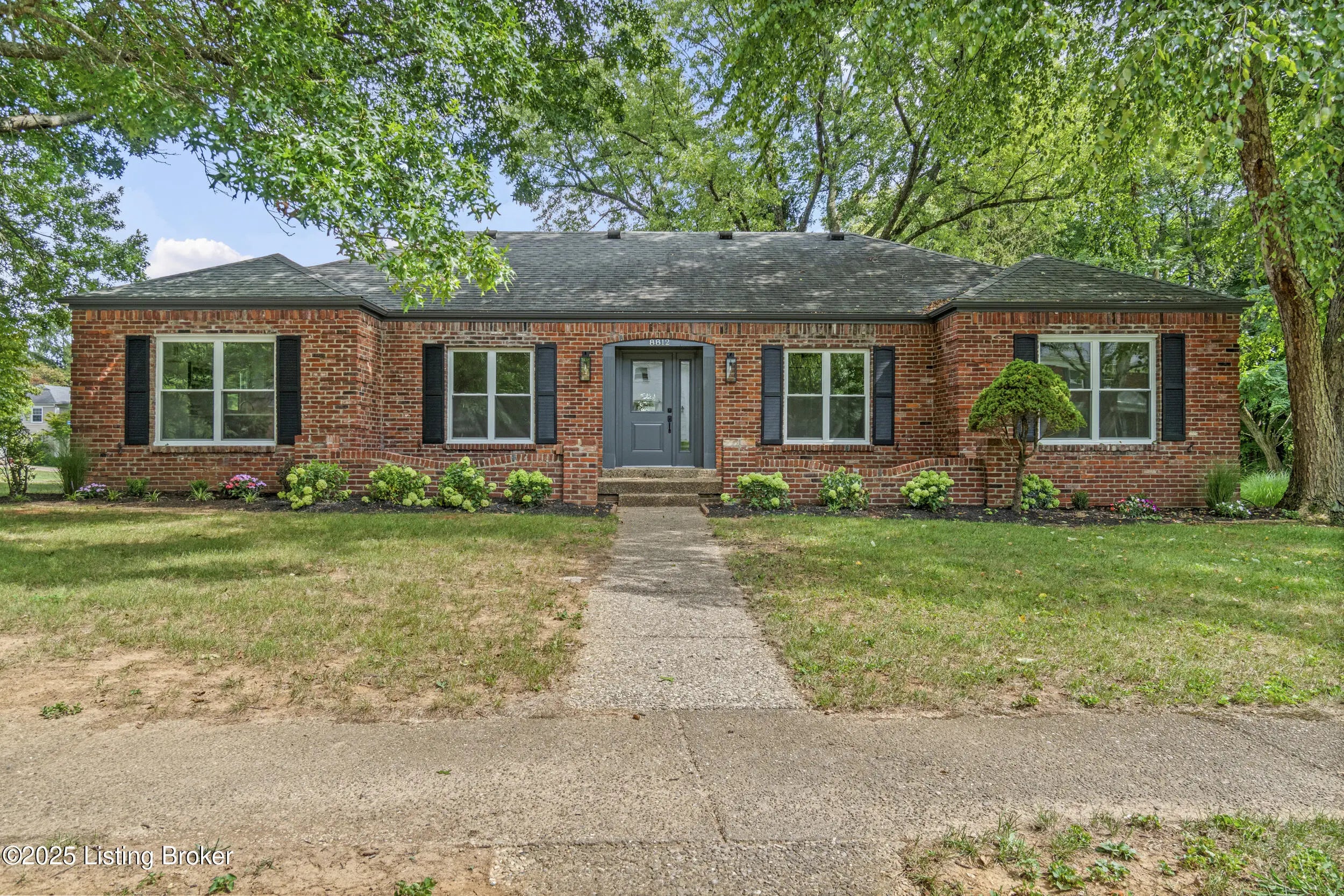 Photo of Listing #1705597