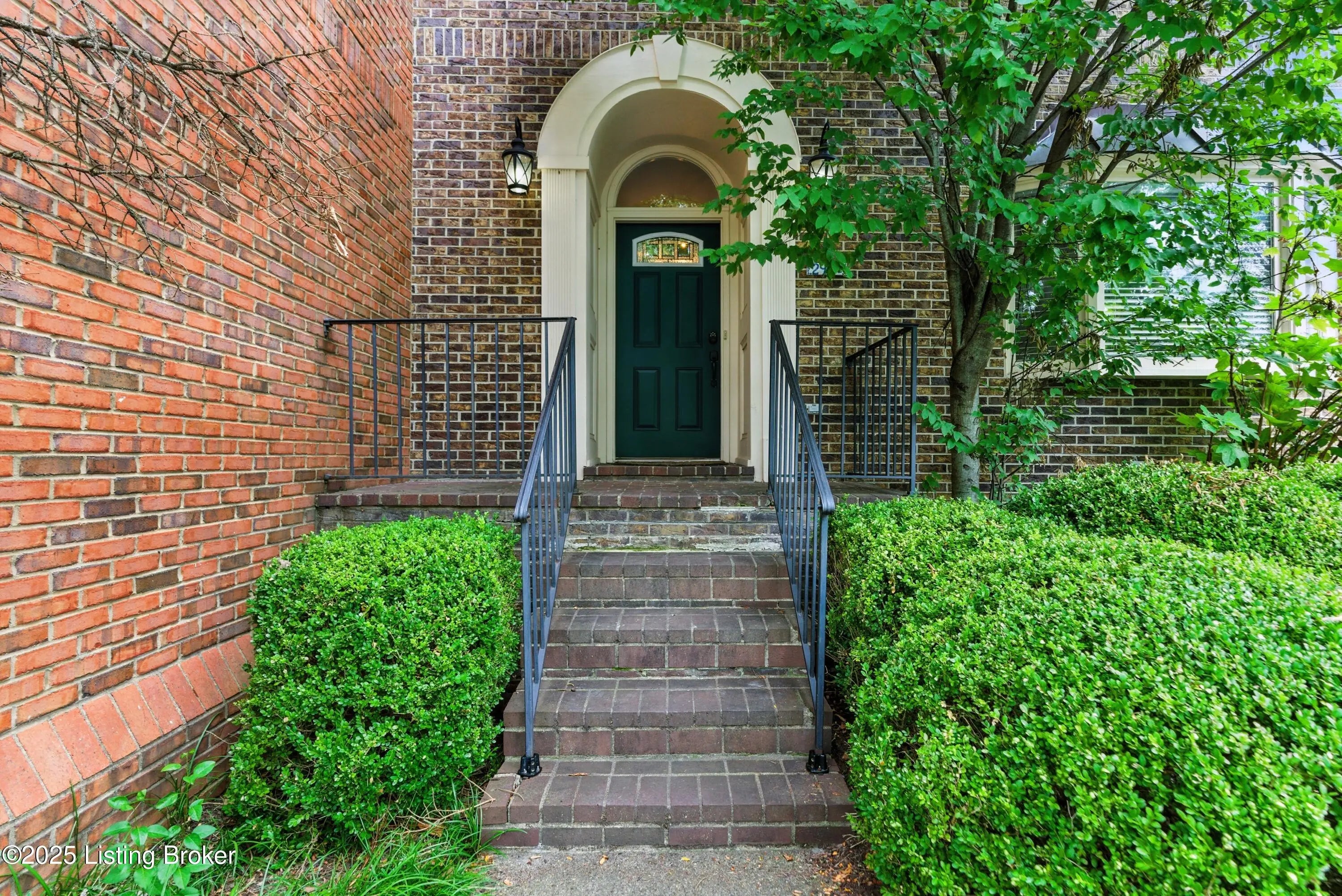 Photo of Listing #1705847