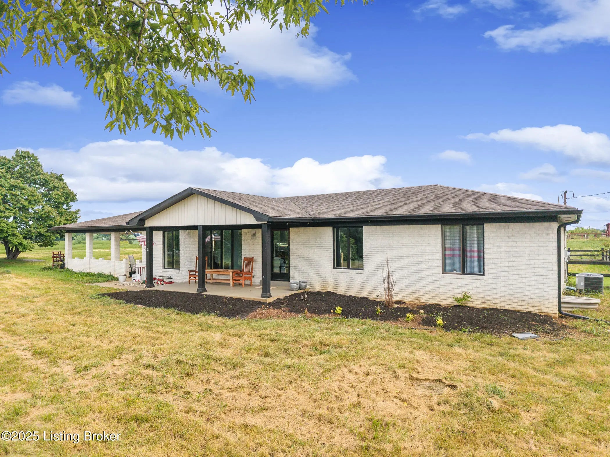 Photo of Listing #1705737