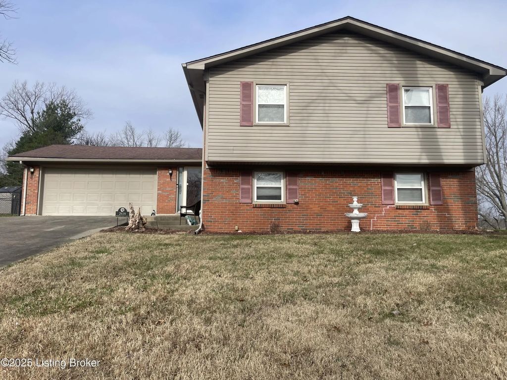 2618 Windsor Forest Dr, Louisville