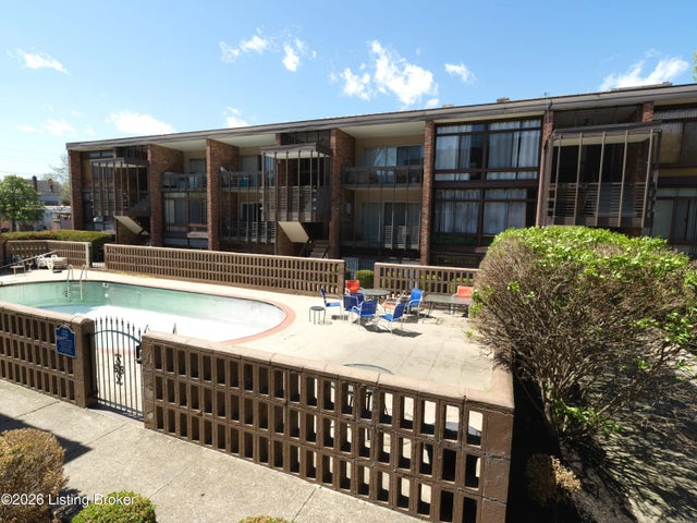 1040 Cherokee Rd Apt F6, Louisville