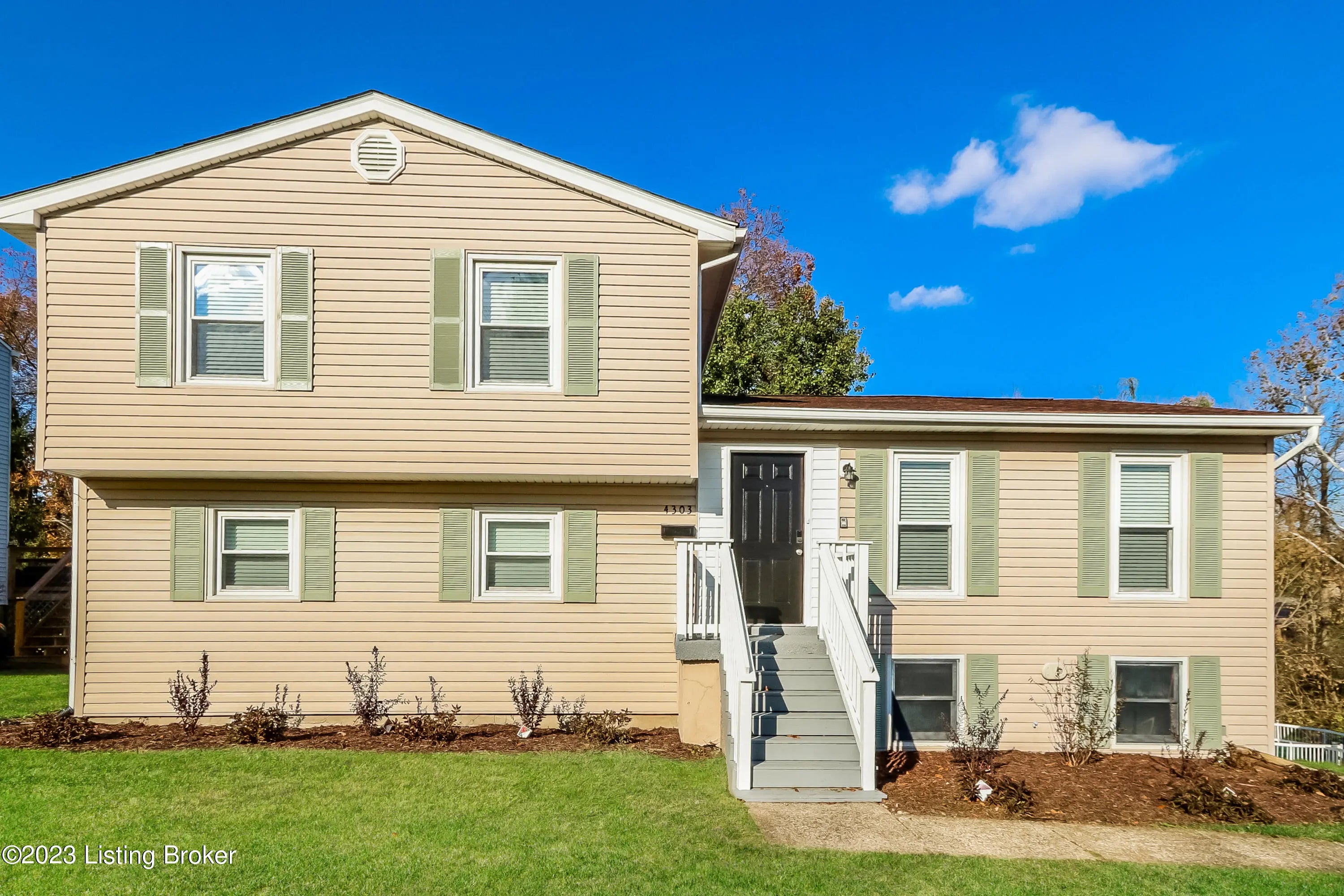 Photo of Listing #1706055