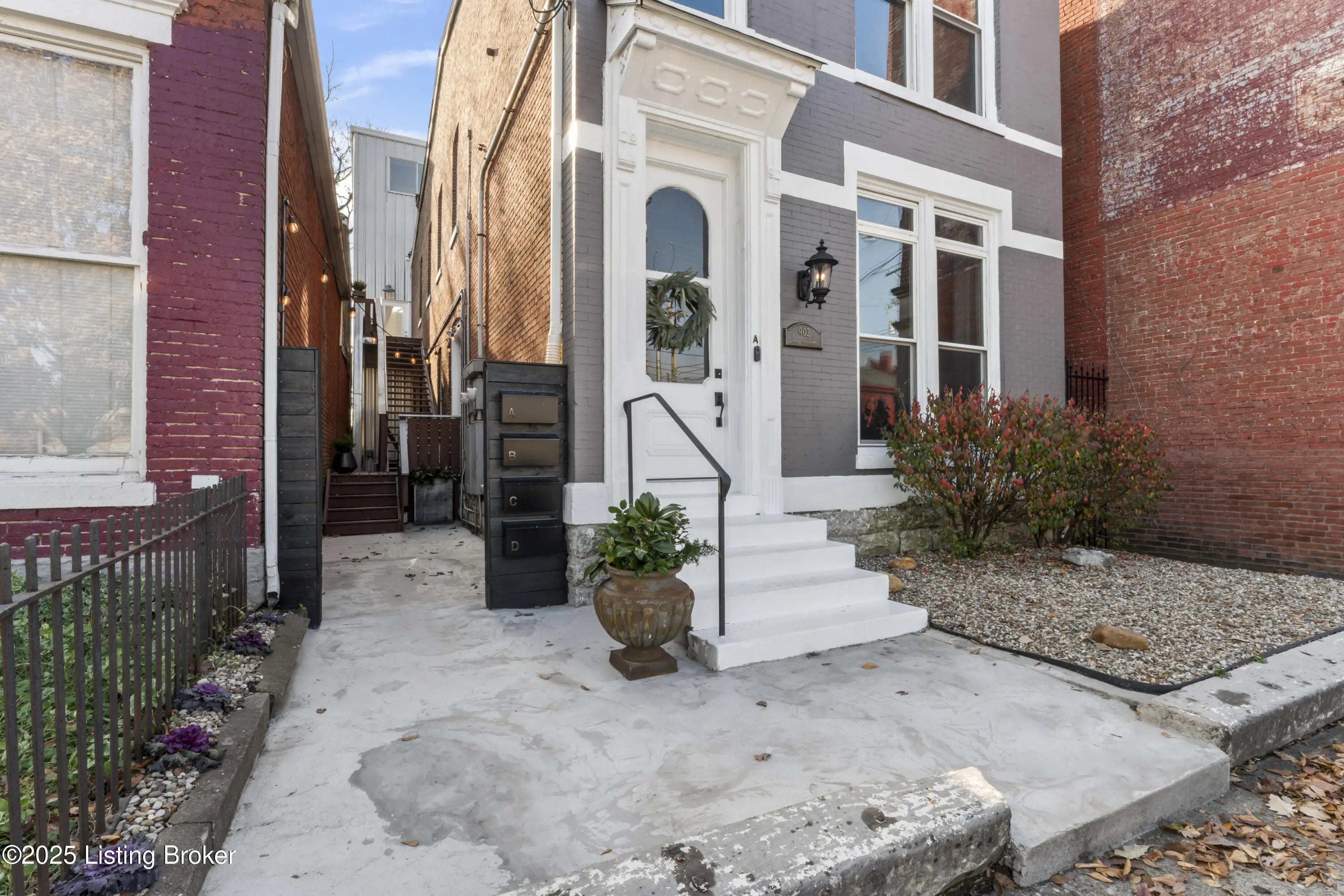 Photo of Listing #1706347