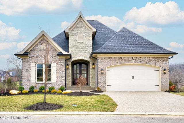 2020 Lakeview Villas Pl, Louisville