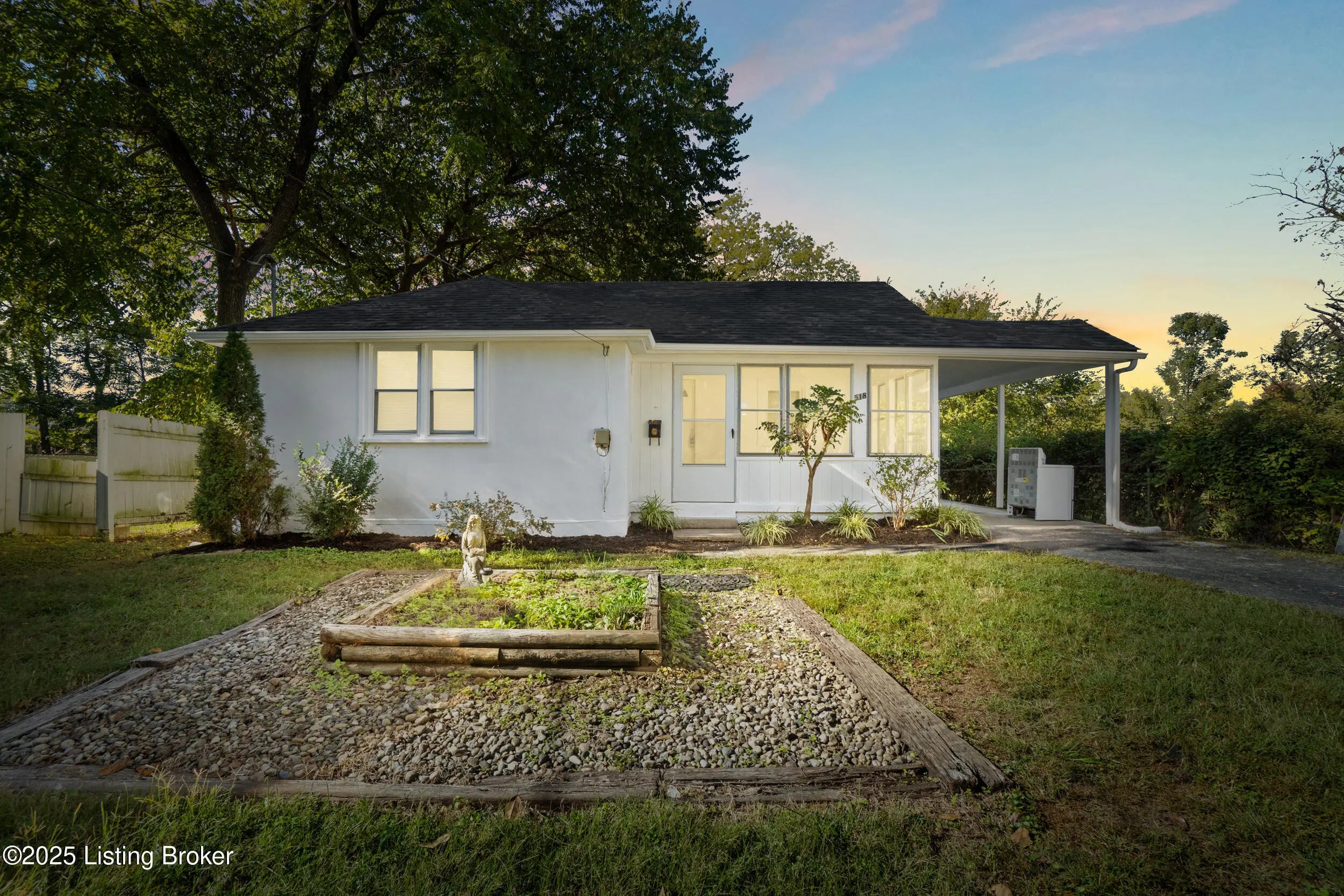 Photo of Listing #1706626