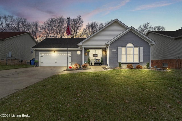 215 Woodfield Cir, Shelbyville