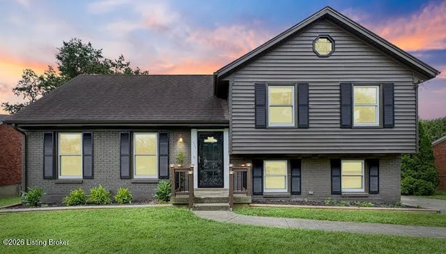 7714 Cedar Hollow Dr, Louisville