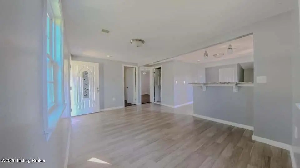 Photo of Listing #1707292