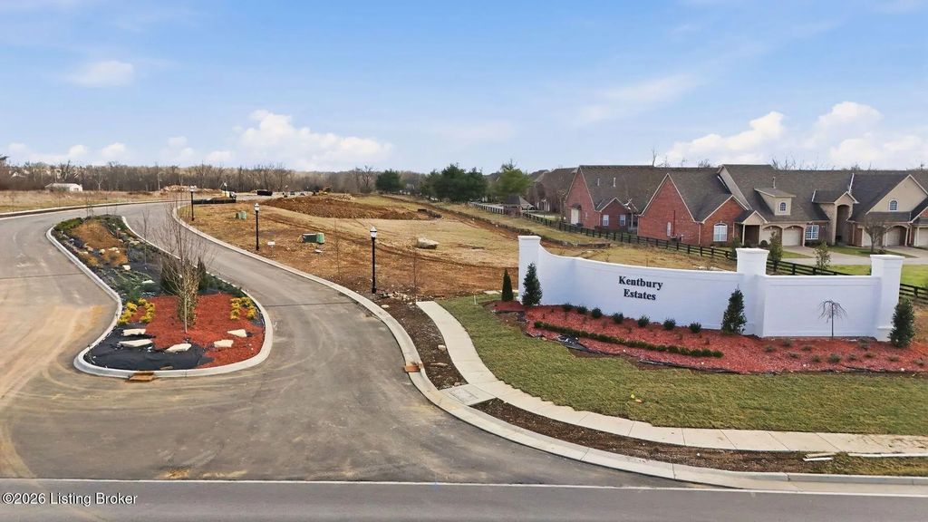 35 Littlecote Ln, Louisville