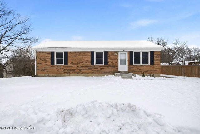 1805 Oakwood Ct, Shelbyville