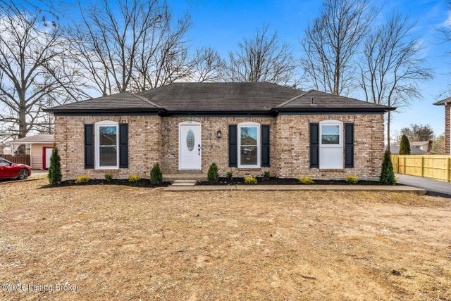 1112 Herr Ln, Louisville