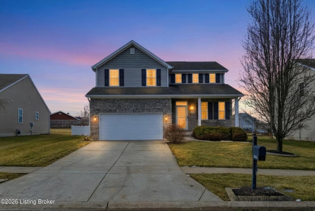 12004 Longview Farm Dr, Louisville