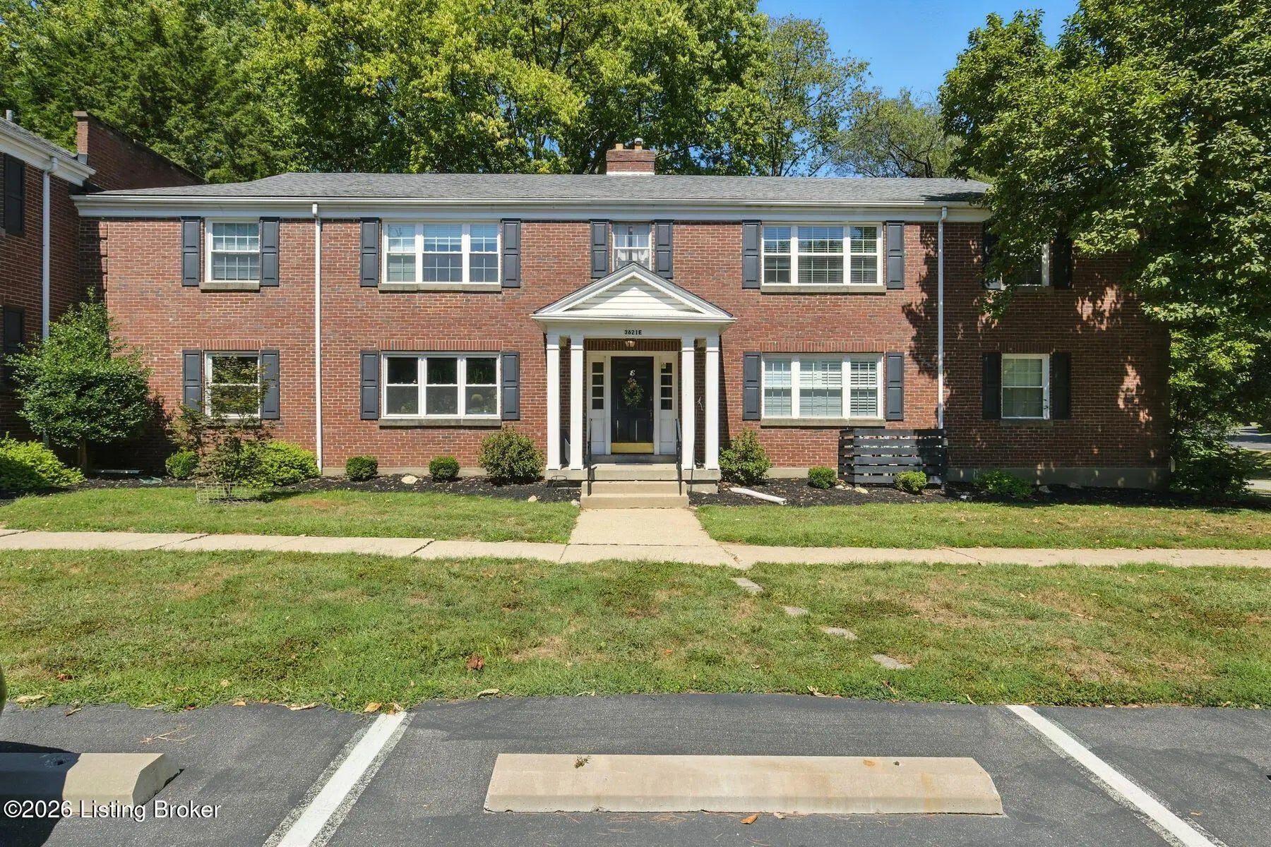 Photo of Listing #1708015