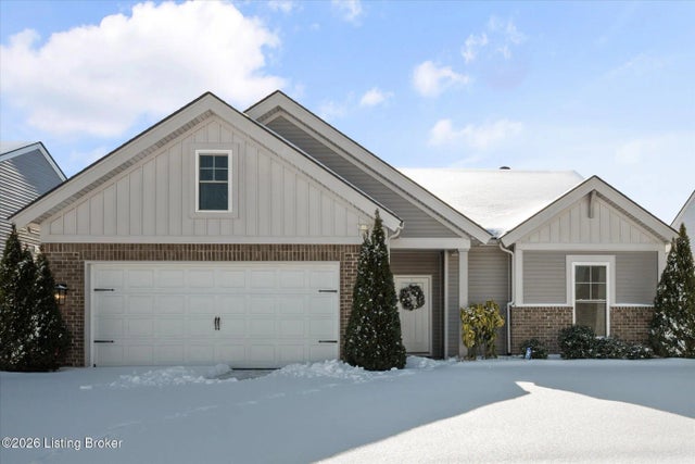 6412 Oak Village Dr, Louisville