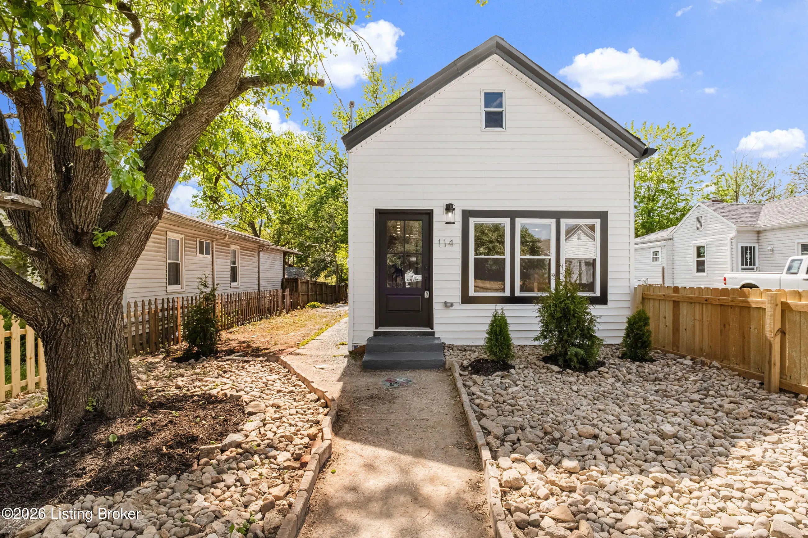 Photo of Listing #1708037