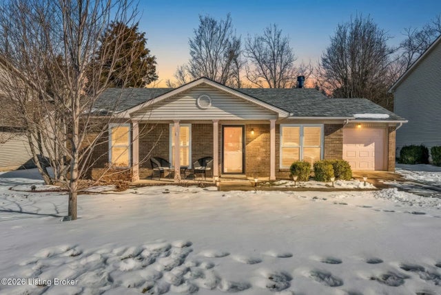 311 Woodland Lakes Dr, La Grange