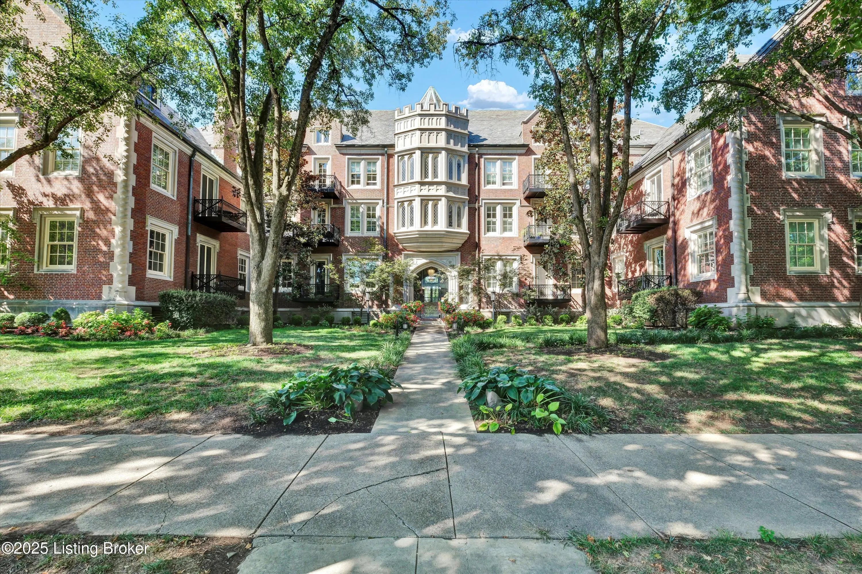 Photo of Listing #1708402