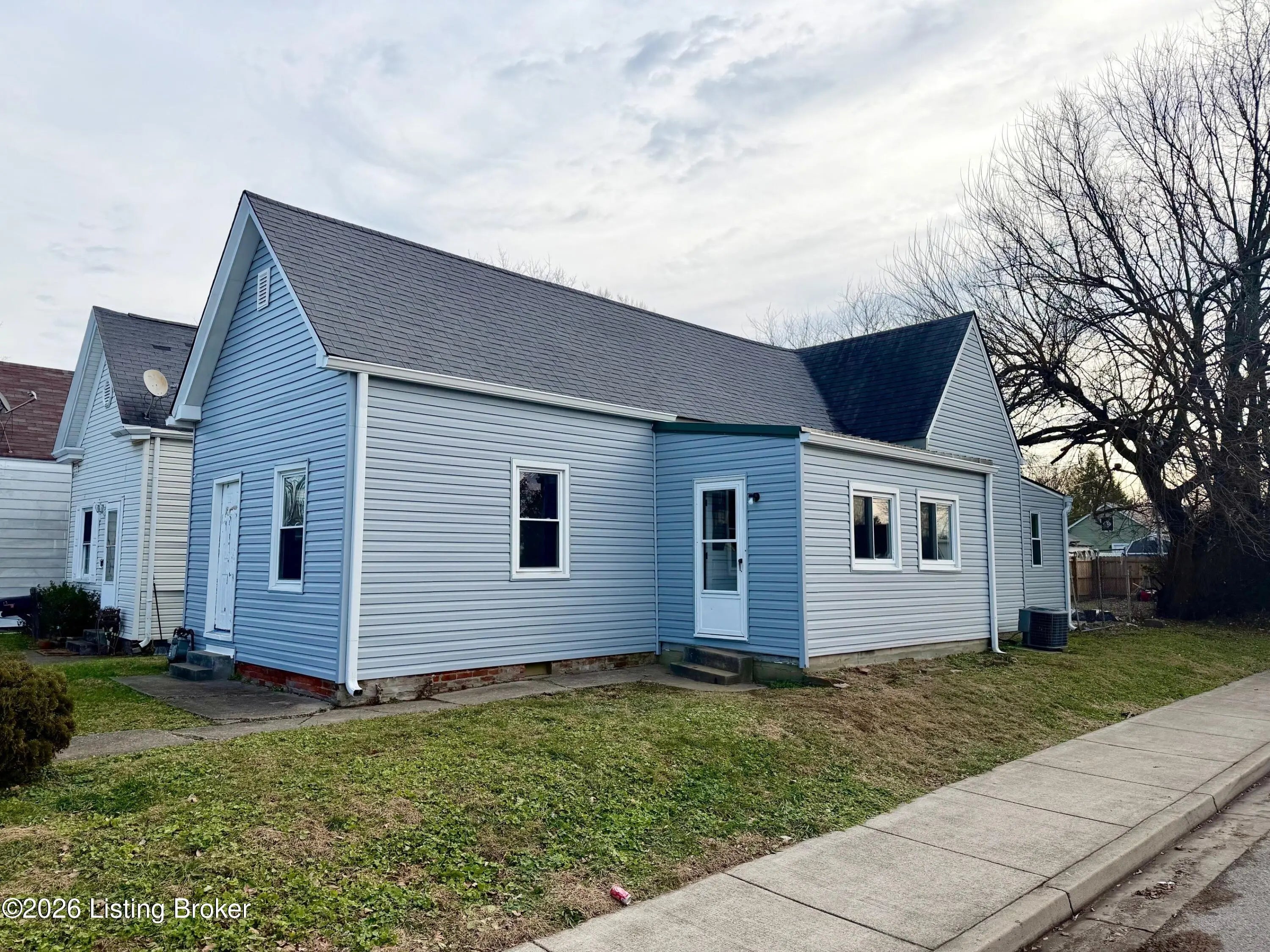 Photo of Listing #1708616