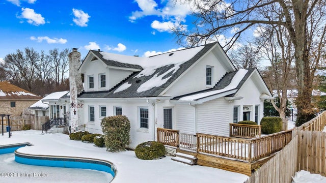 8412 Oxford Woods Ct, Louisville