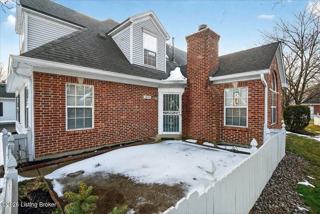 3835 Greenhurst Dr, Louisville