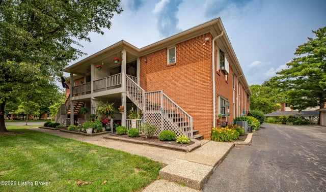 414 Rosewood Ct, Louisville