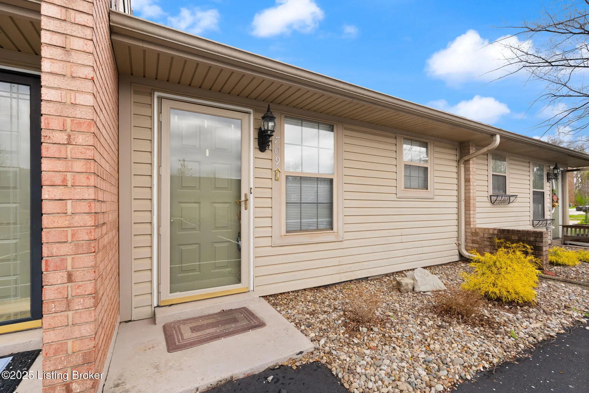 Photo of Listing #1708733