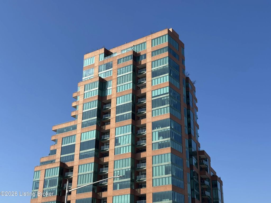 222 E Witherspoon St 401-403, Louisville