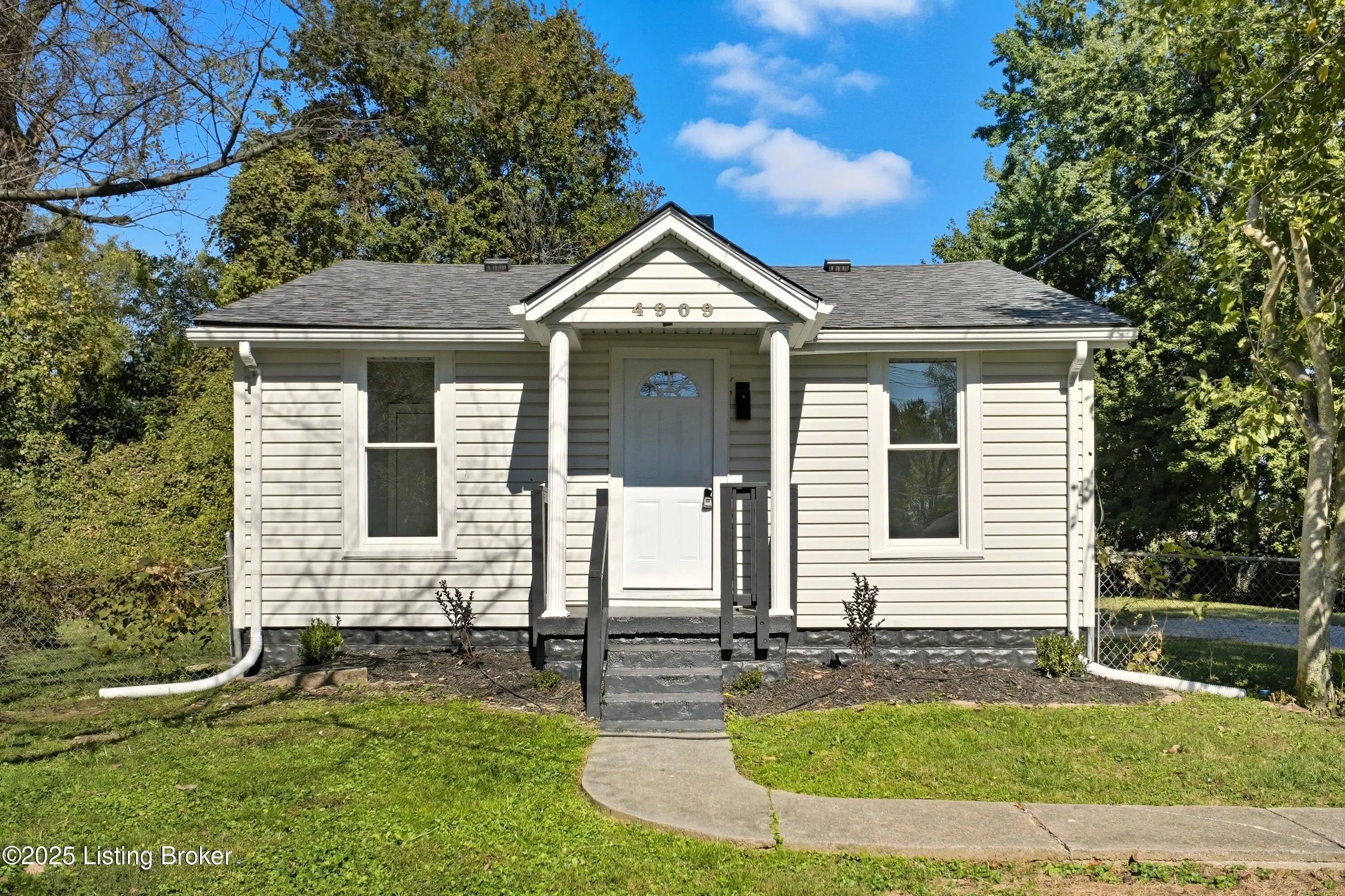 Photo of Listing #1709579