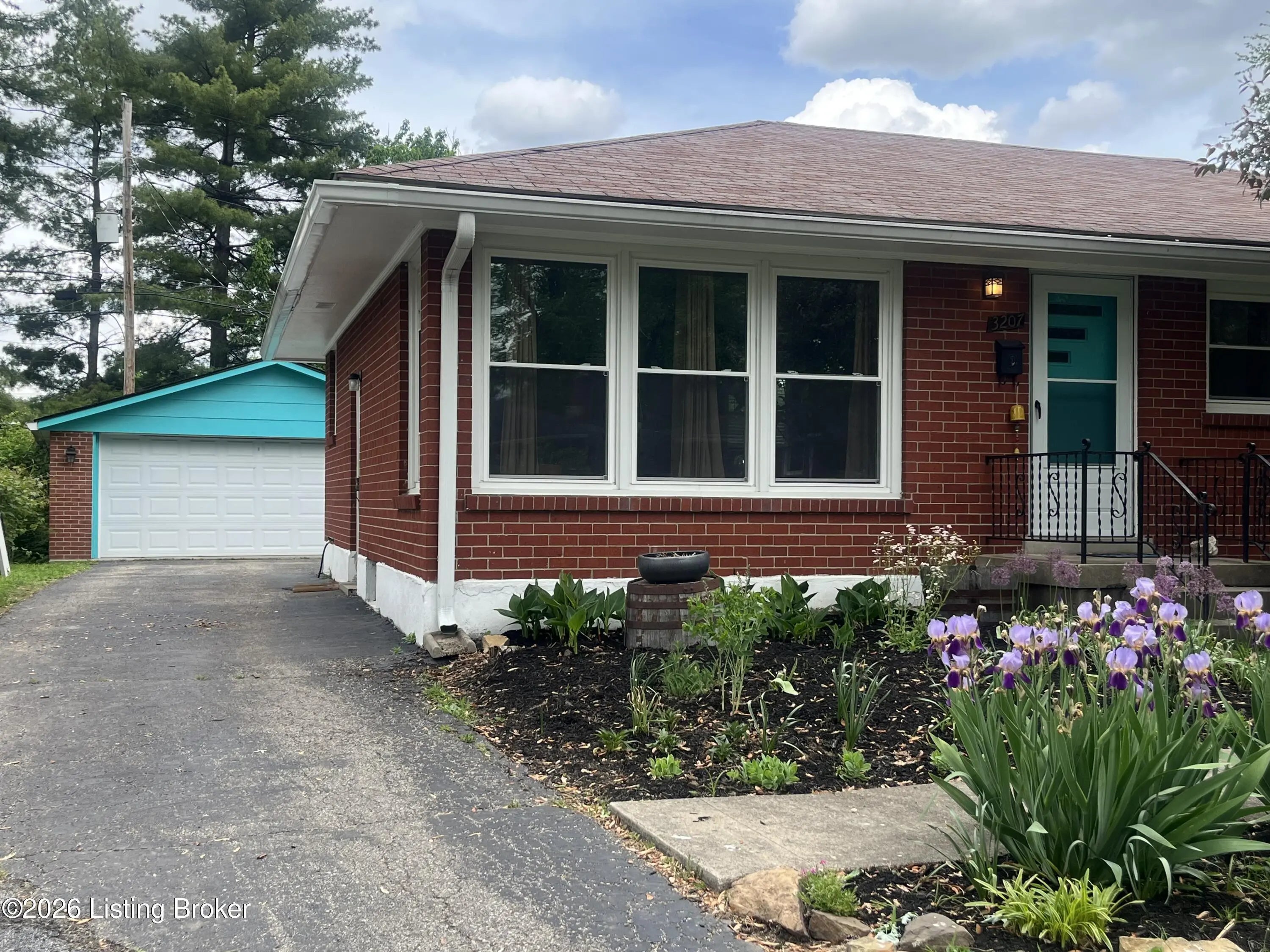 Photo of Listing #1709444