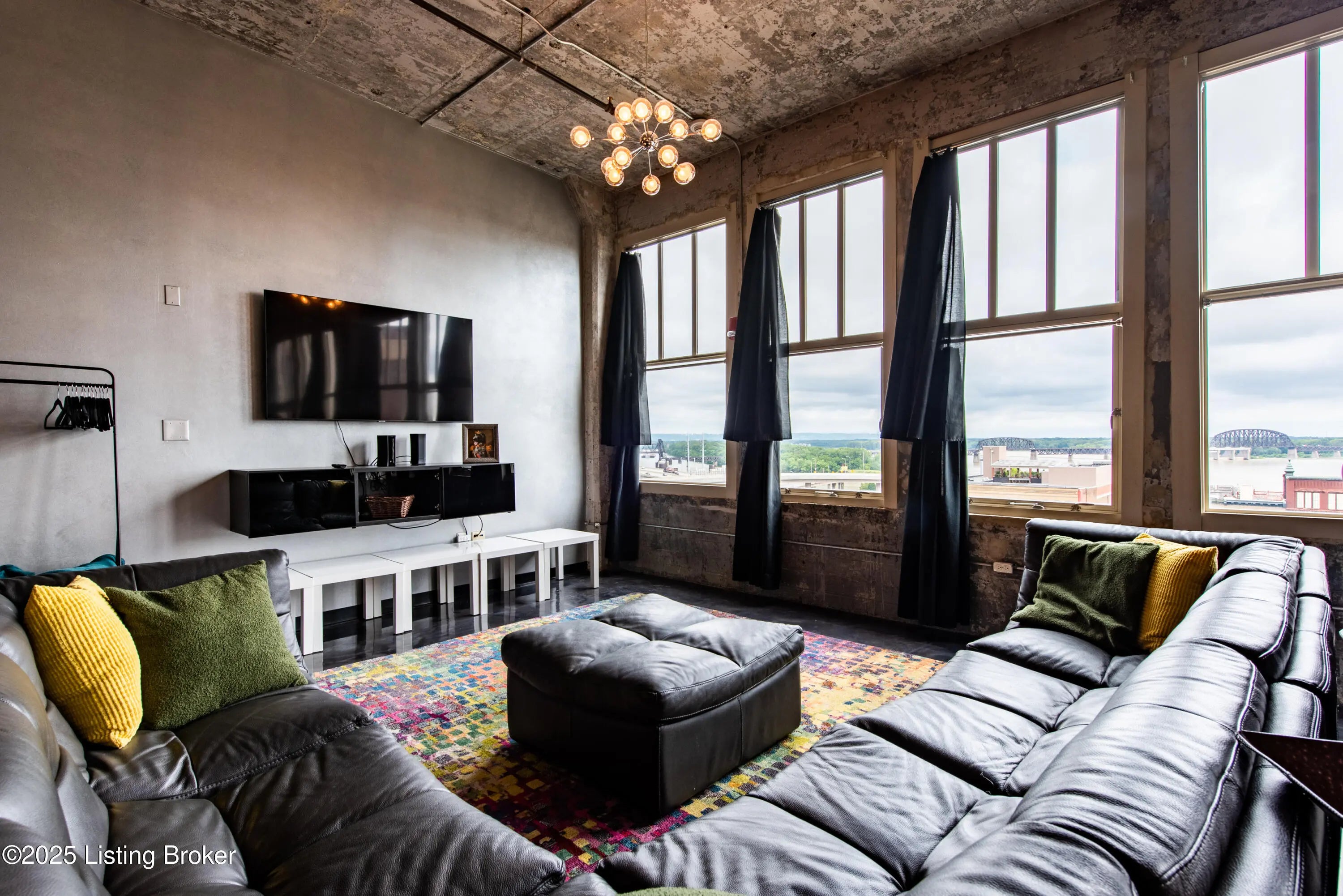 Photo of Listing #1709151