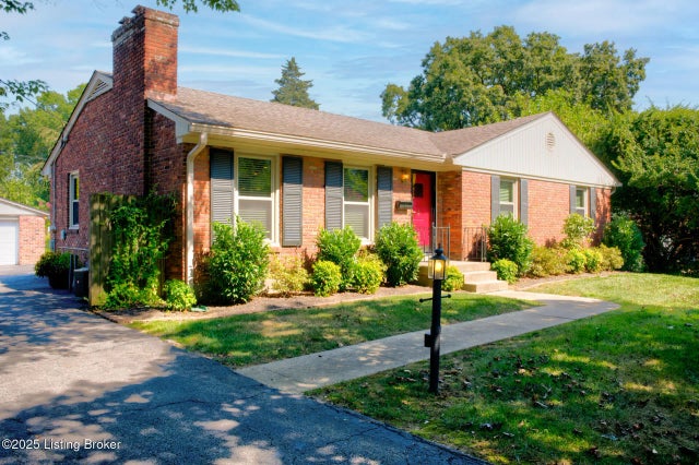 4221 Browns Ln, Lincolnshire