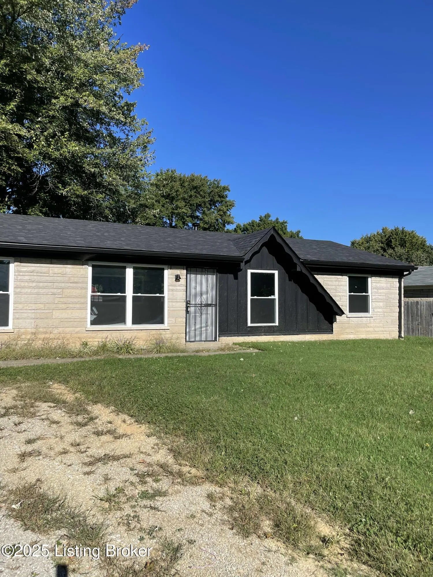 Photo of Listing #1709287