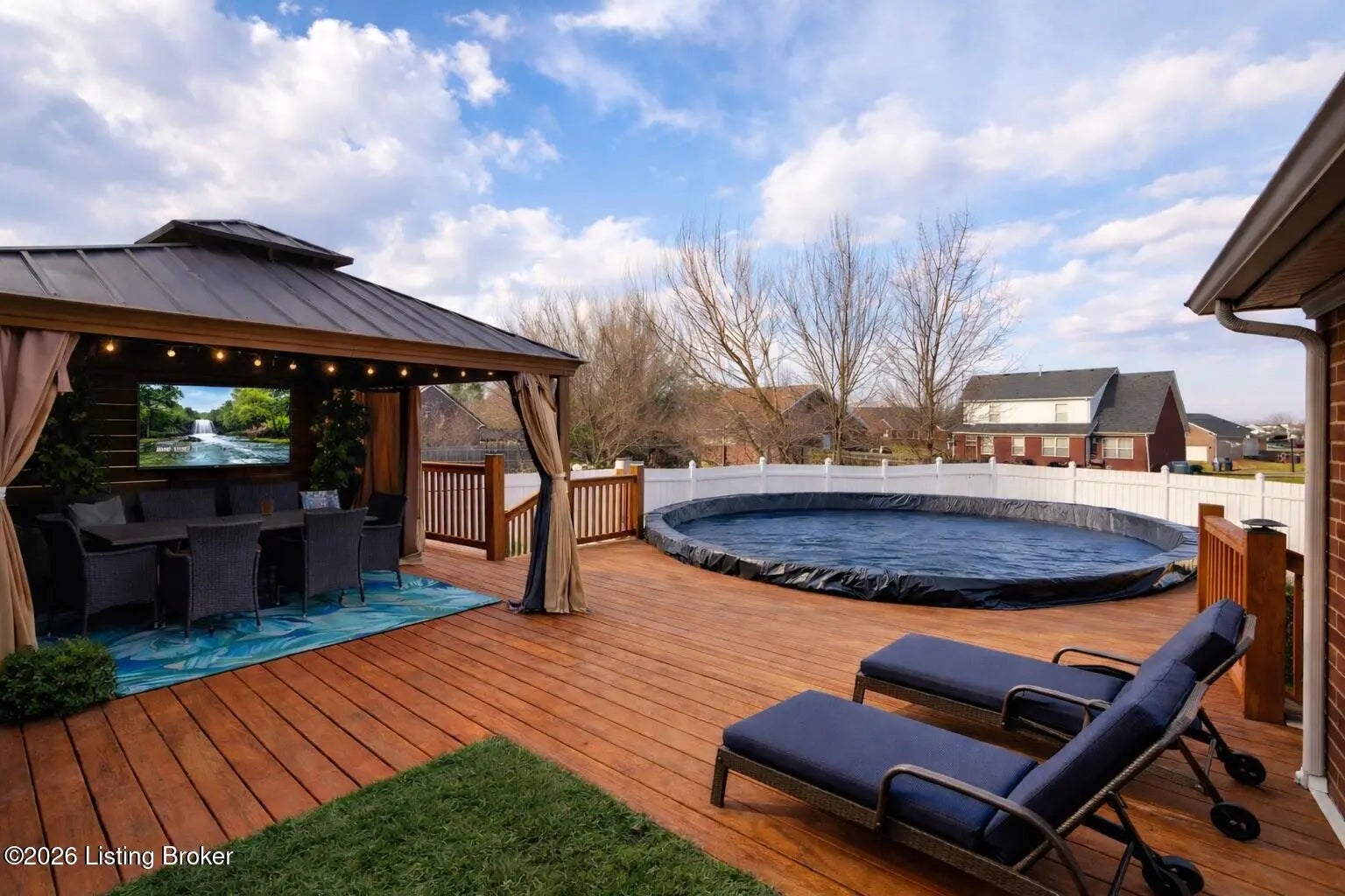 Photo of Listing #1709396