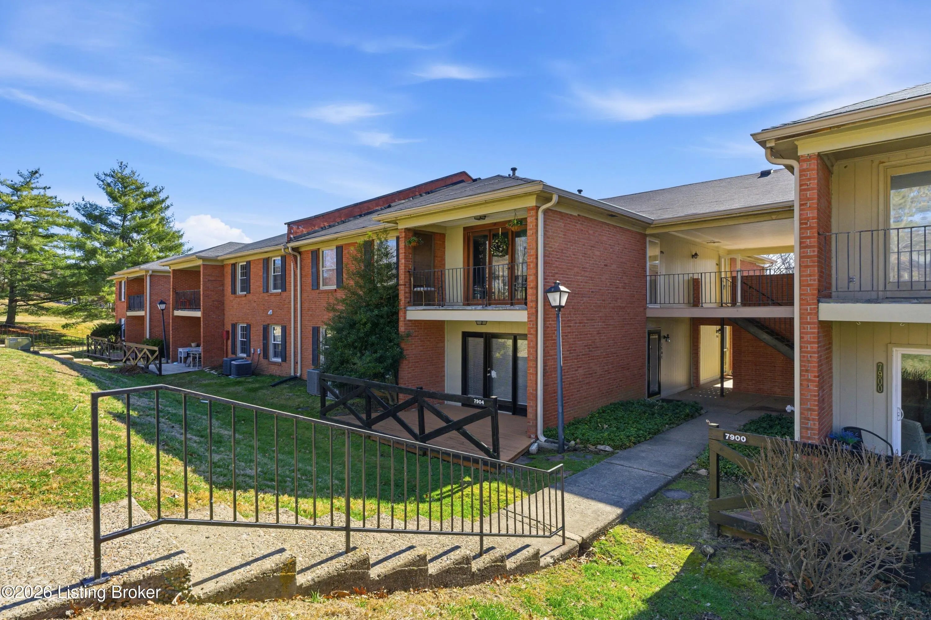 Photo of Listing #1709370