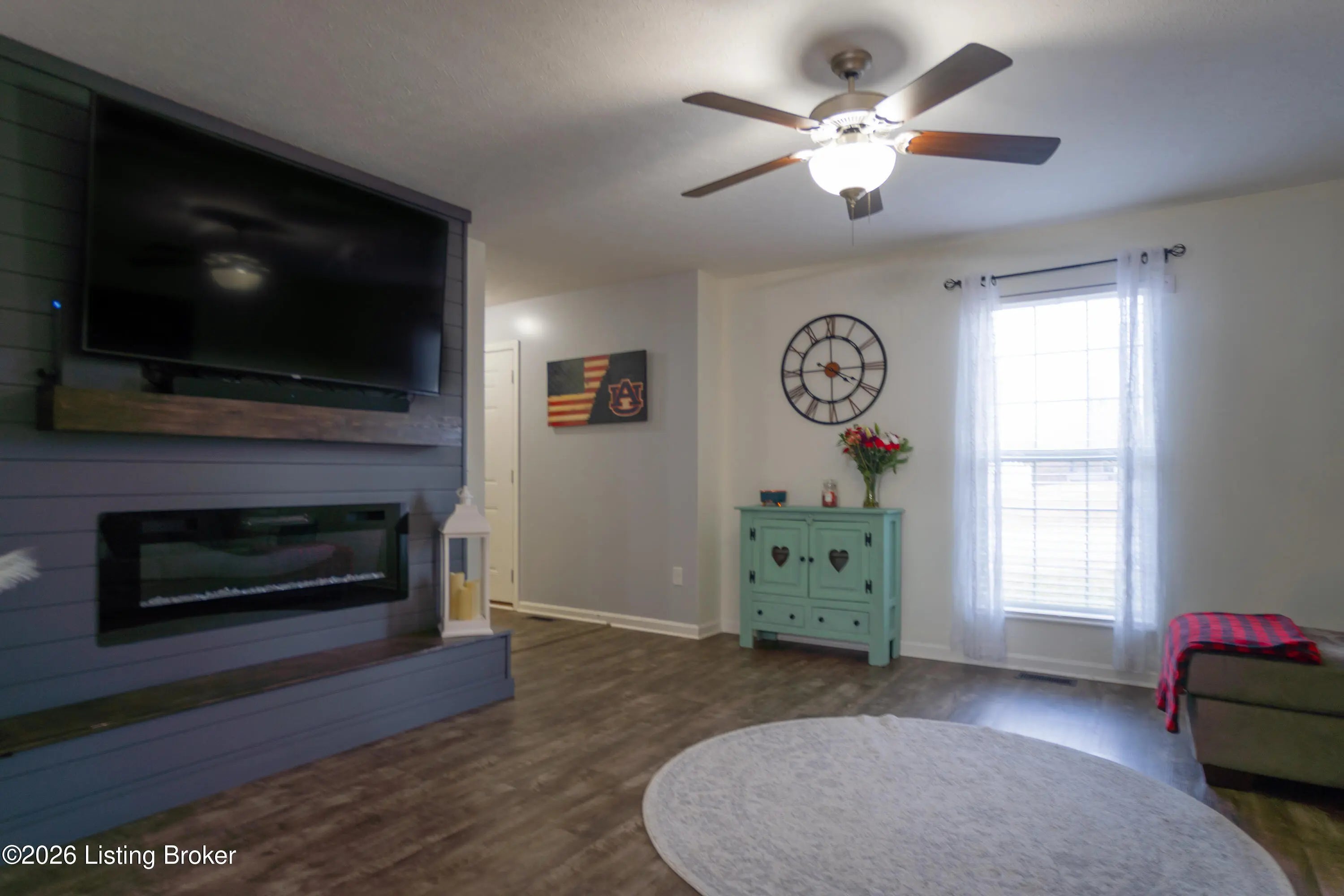 Photo of Listing #1709553