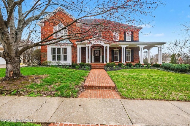 213 Pepperbush Rd, Louisville