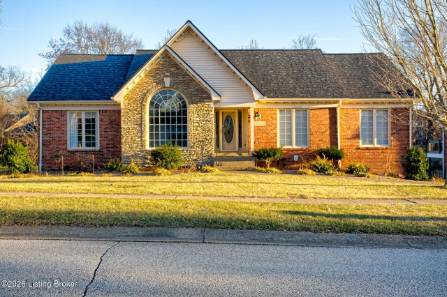 10808 Foxgate Ct, Louisville