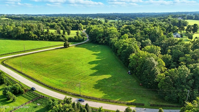 2831 L'esprit Pkwy, La Grange