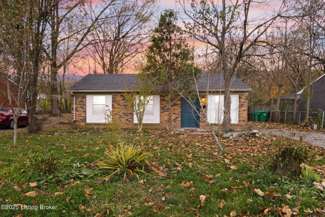 9818 Titan Dr, Louisville