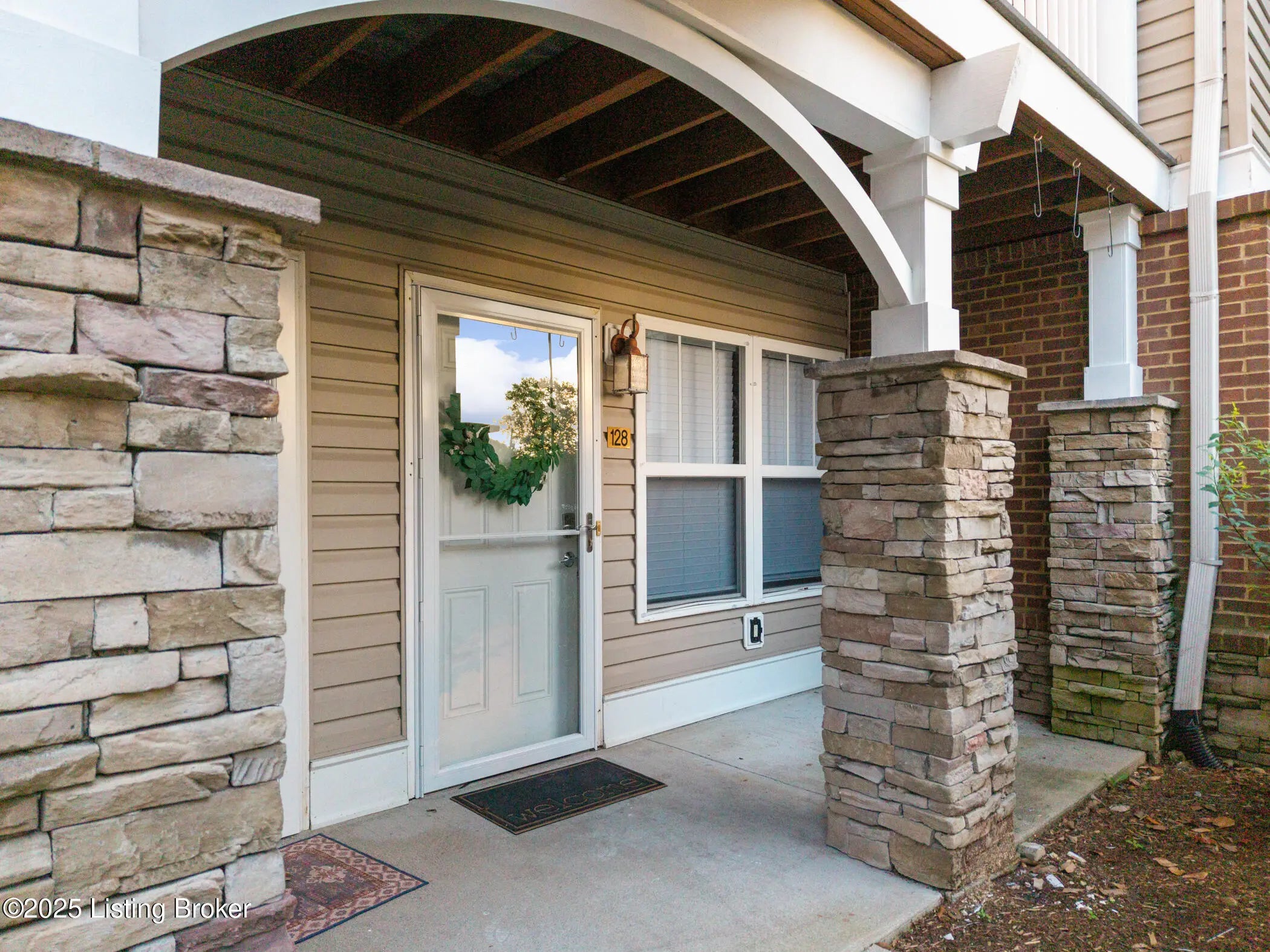 Photo of Listing #1709946