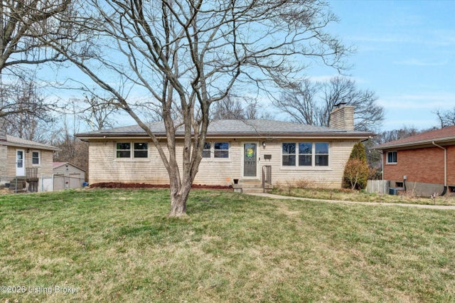 5917 Bay Pine Dr, Louisville