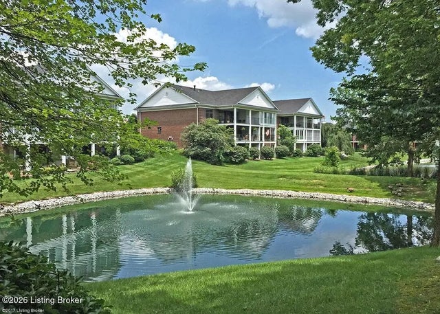 1277 Parkway Gardens Ct 211-c, Louisville