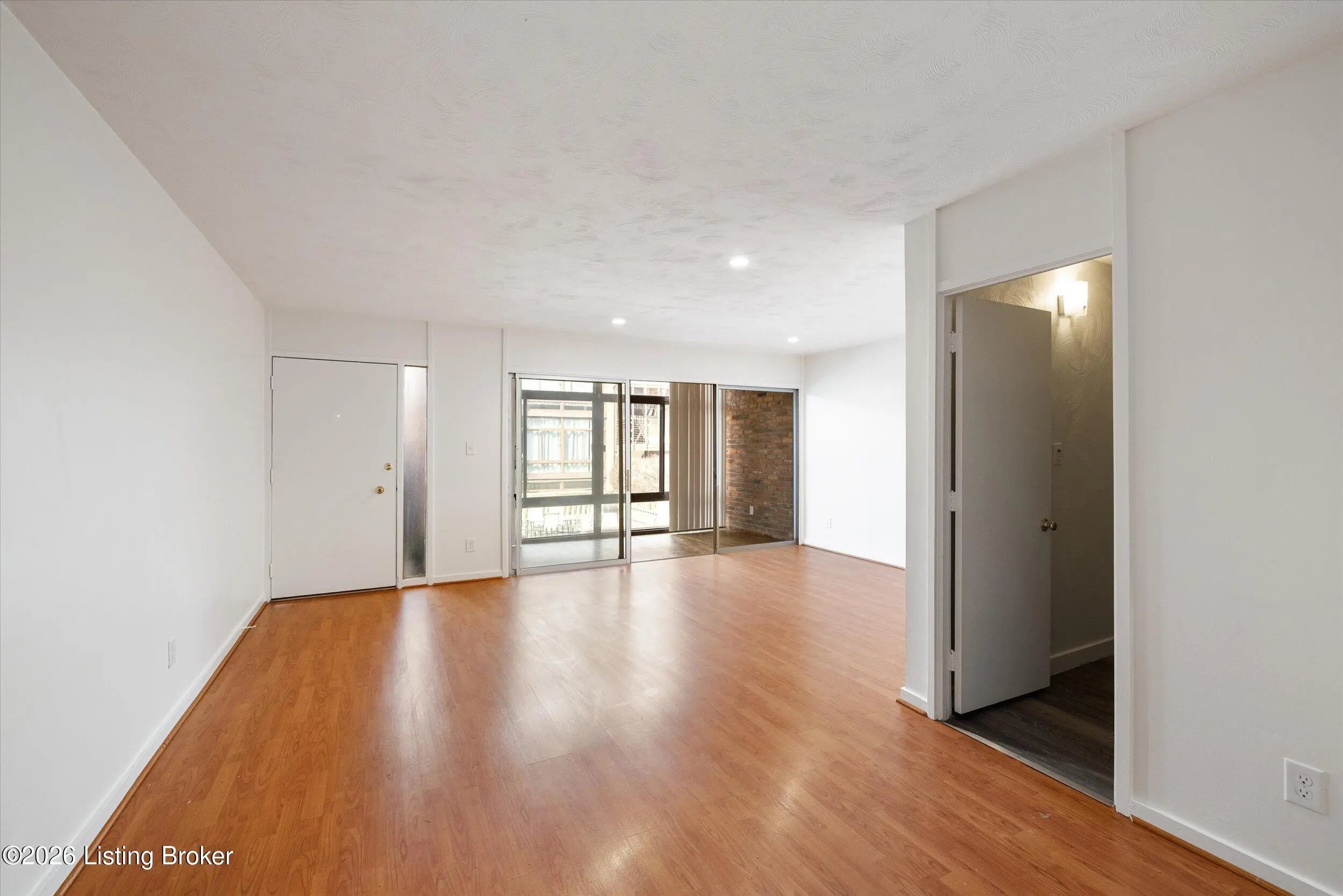 Photo of Listing #1710132