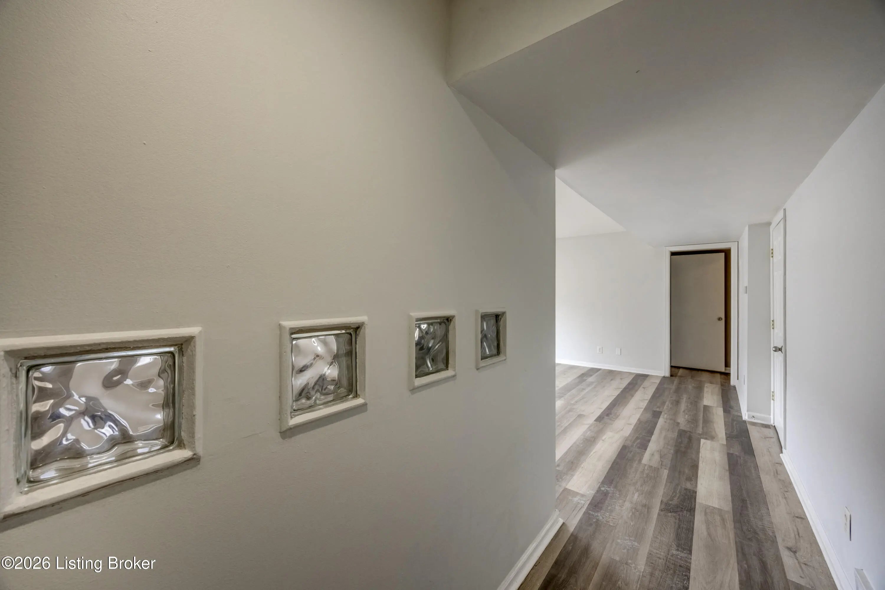 Photo of Listing #1710193