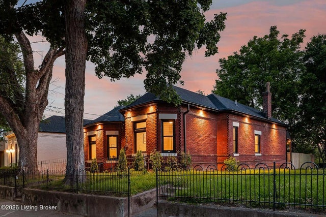 1829 Brownsboro Rd, Louisville