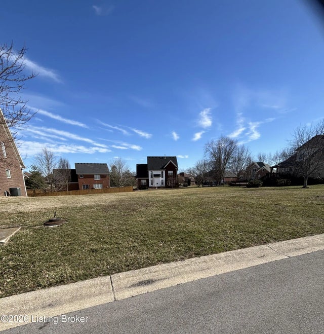 695 Ashbourne Dr, Shelbyville